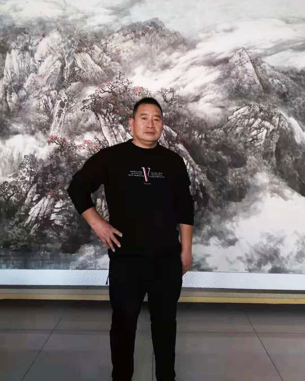 个人简介王银生,男,山东菏泽人,中国书画家协会会员,中国万里行书法家