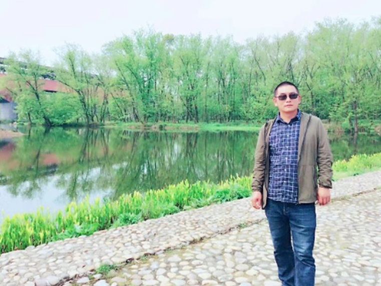 张春生(国礼画家)